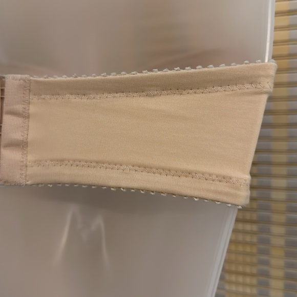 Maidenform Pretty Shapely Cream Strapless Underwire Bra Vintage 1970s 34C - Picture 9 of 16